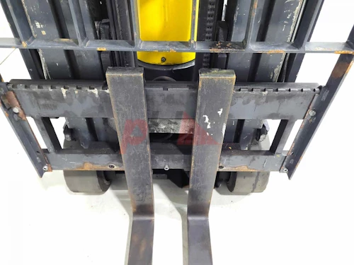 AISLE MASTER ARTICULATED FORKLIFT