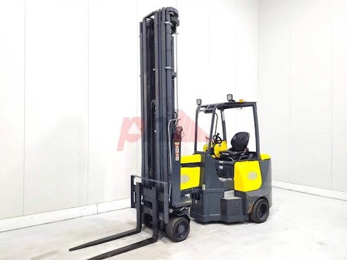 AISLE MASTER ARTICULATED FORKLIFT
