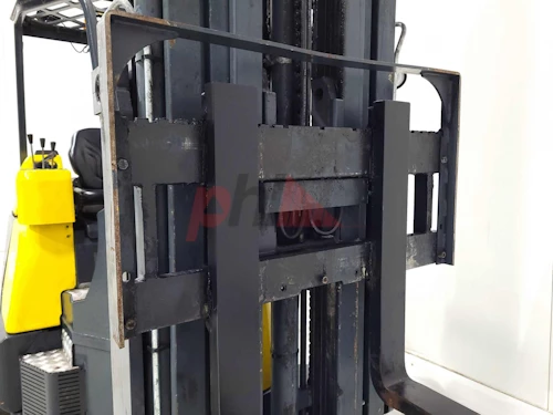 AISLE MASTER ARTICULATED FORKLIFT