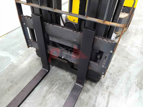 AISLE MASTER ARTICULATED FORKLIFT