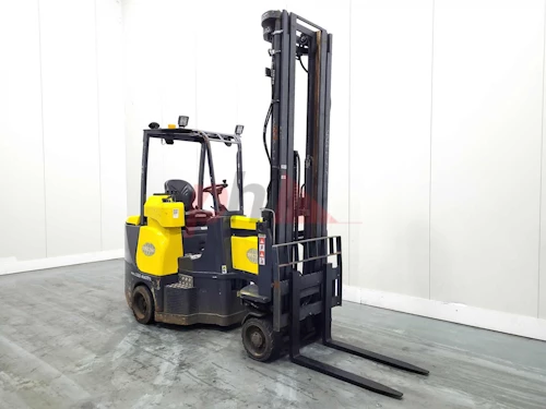 AISLE MASTER ARTICULATED FORKLIFT