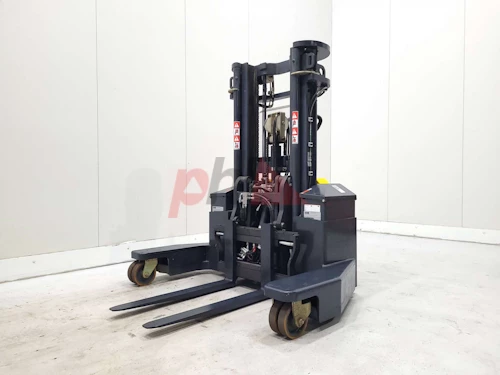 COMBILIFT STACKER, REACH
