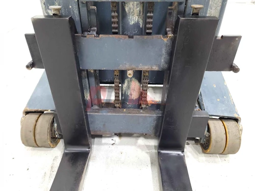 COMBILIFT STACKER, COUNTERBALANCED