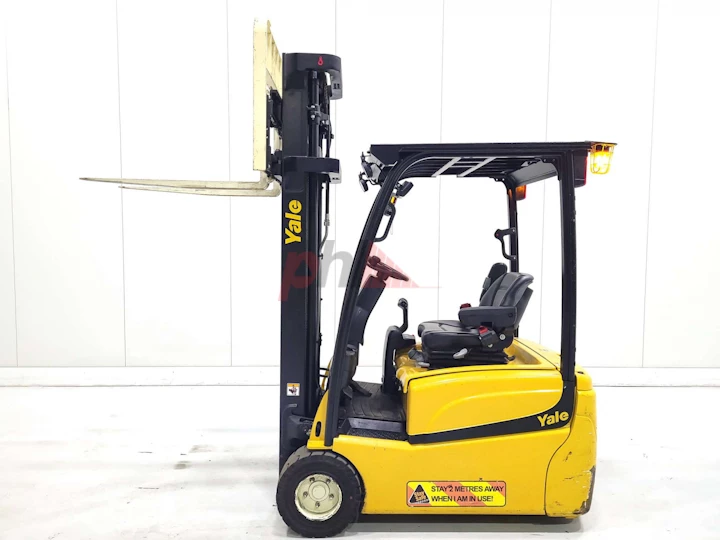 YALE 3 WHEEL