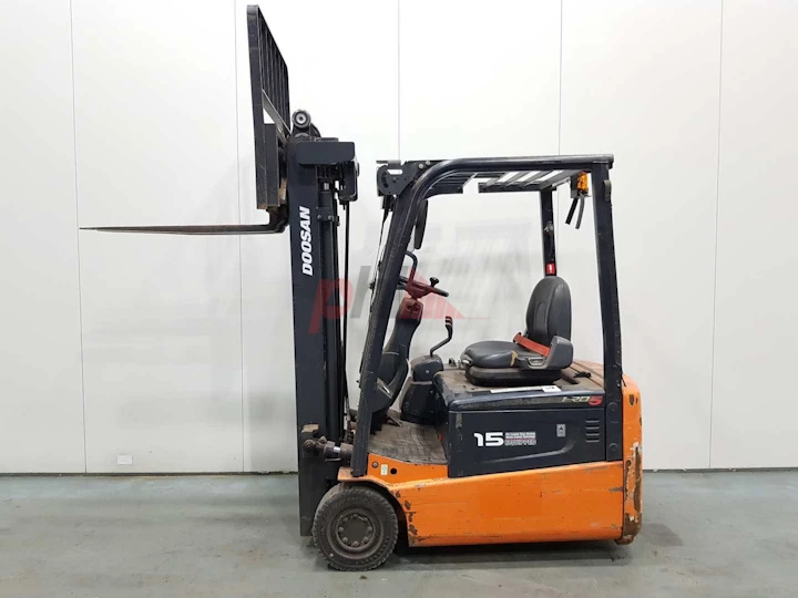 DOOSAN 3 WHEEL