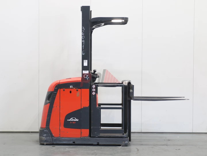 LINDE ORDER PICKER