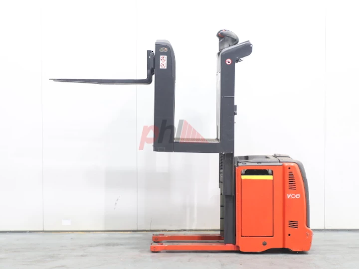 LINDE ORDER PICKER