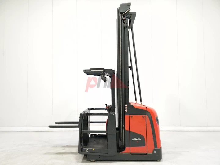 LINDE ORDER PICKER