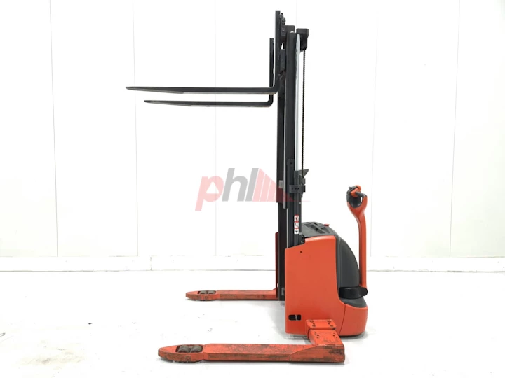 LINDE STACKER, STRADDLE