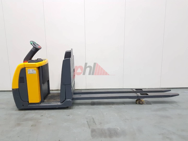 JUNGHEINRICH ORDER PICKER