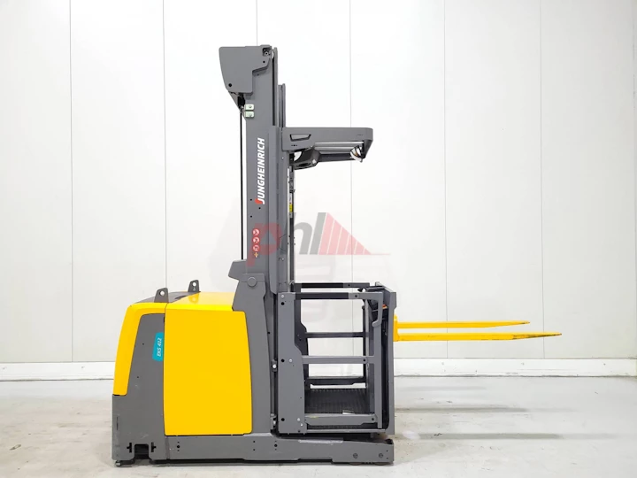 JUNGHEINRICH ORDER PICKER