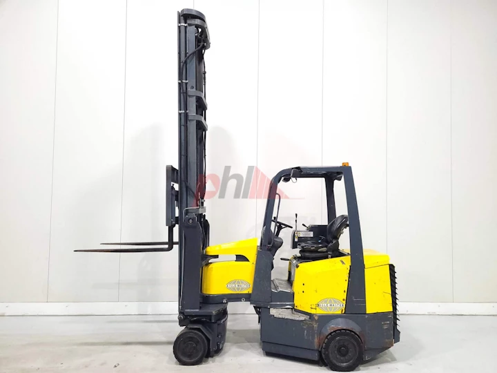 AISLE MASTER ARTICULATED FORKLIFT