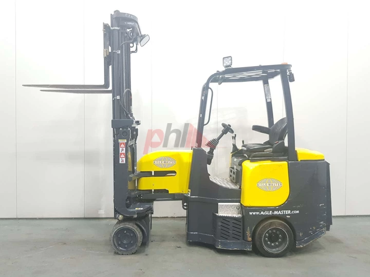 AISLE MASTER ARTICULATED FORKLIFT