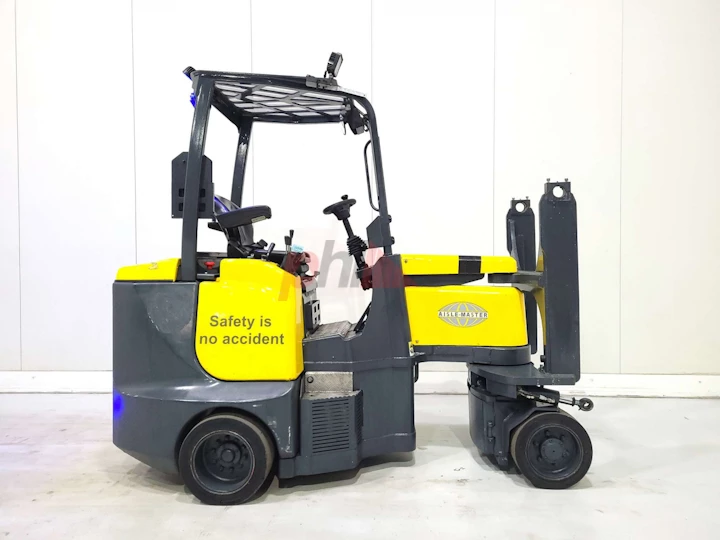 AISLE MASTER ARTICULATED FORKLIFT