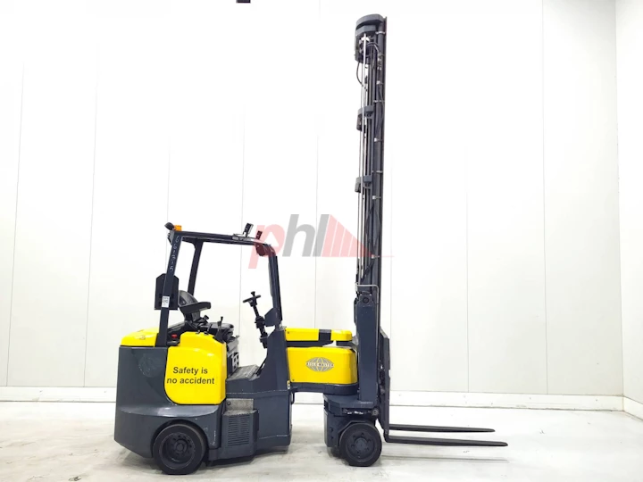 AISLE MASTER ARTICULATED FORKLIFT