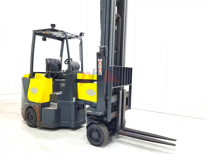 AISLE MASTER ARTICULATED FORKLIFT