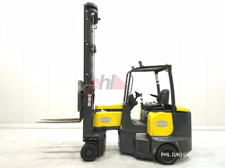 AISLE MASTER ARTICULATED FORKLIFT