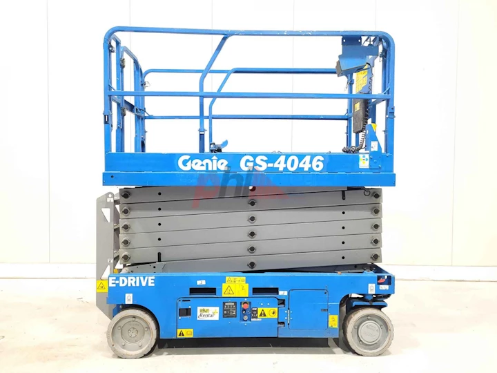 GENIE SCISSOR LIFT