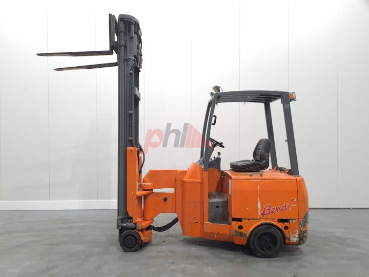 BENDI ARTICULATED FORKLIFT