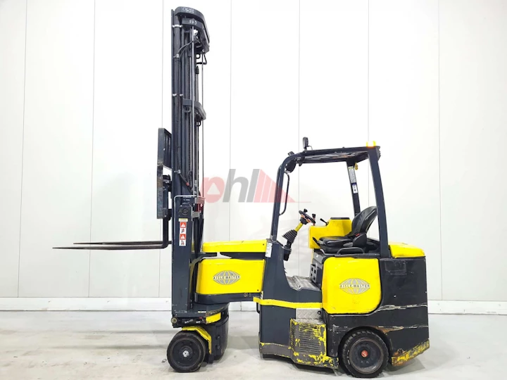 AISLE MASTER ARTICULATED FORKLIFT