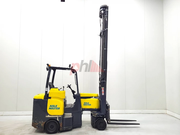 AISLE MASTER ARTICULATED FORKLIFT