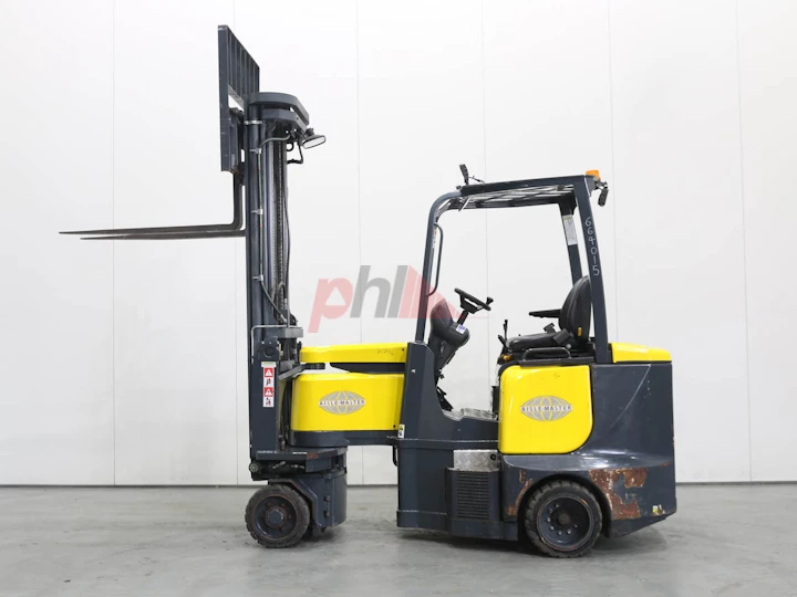 AISLE MASTER ARTICULATED FORKLIFT