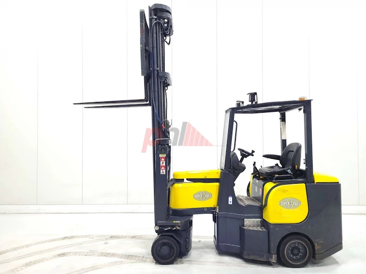 AISLE MASTER ARTICULATED FORKLIFT