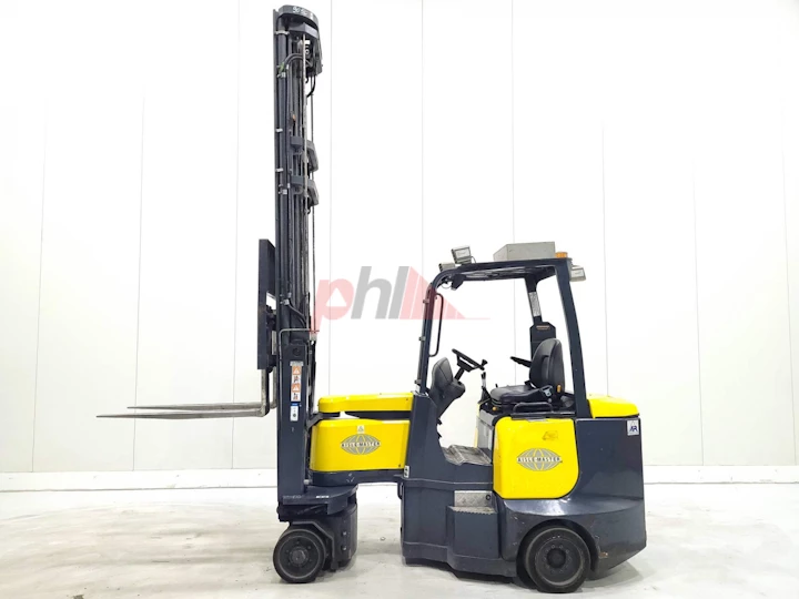 AISLE MASTER ARTICULATED FORKLIFT