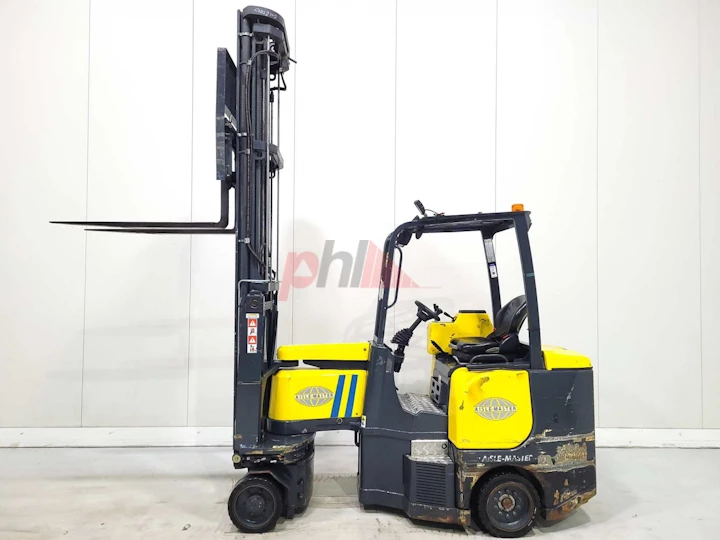 AISLE MASTER ARTICULATED FORKLIFT