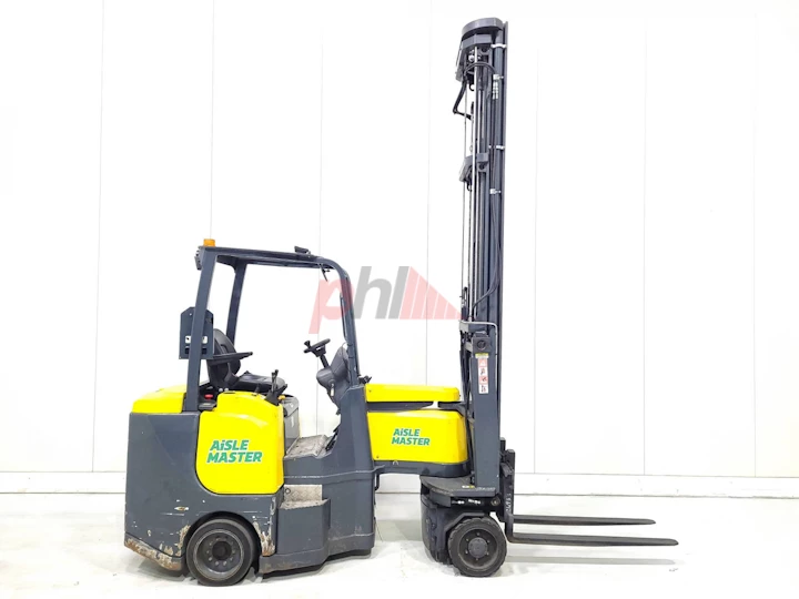 AISLE MASTER ARTICULATED FORKLIFT