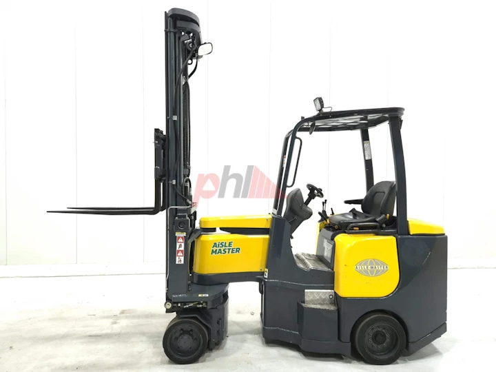 AISLE MASTER ARTICULATED FORKLIFT