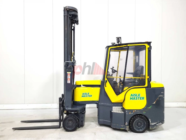 AISLE MASTER ARTICULATED FORKLIFT