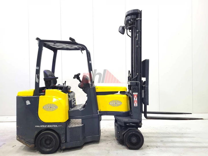 AISLE MASTER ARTICULATED FORKLIFT