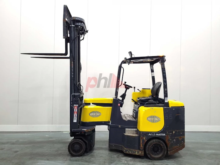 AISLE MASTER ARTICULATED FORKLIFT