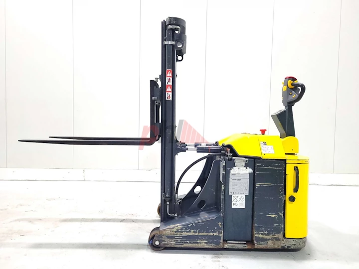 COMBILIFT STACKER, COUNTERBALANCED