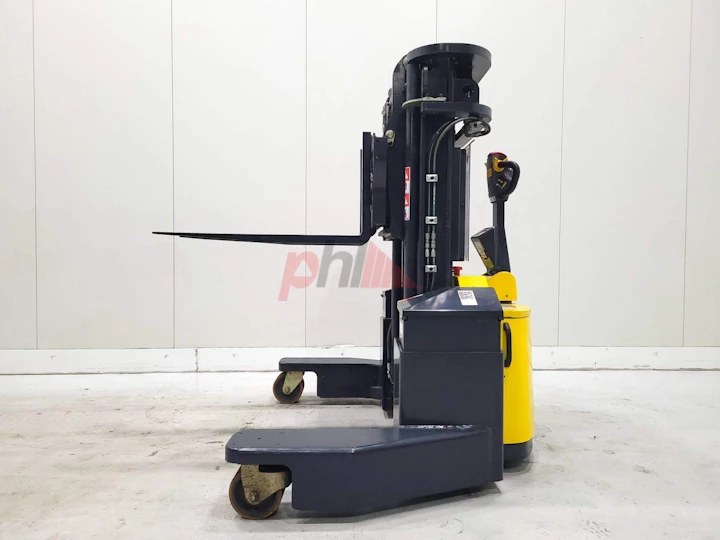 COMBILIFT STACKER, REACH